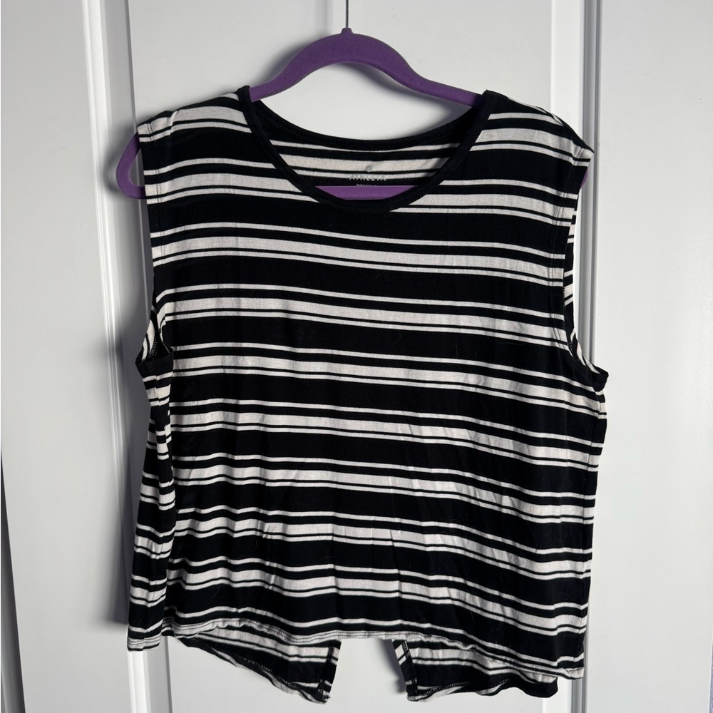 ATHLETA, tulip back, soft, gentle wear